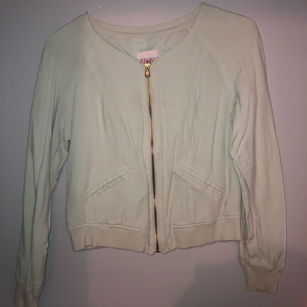 Light zip-up jacket